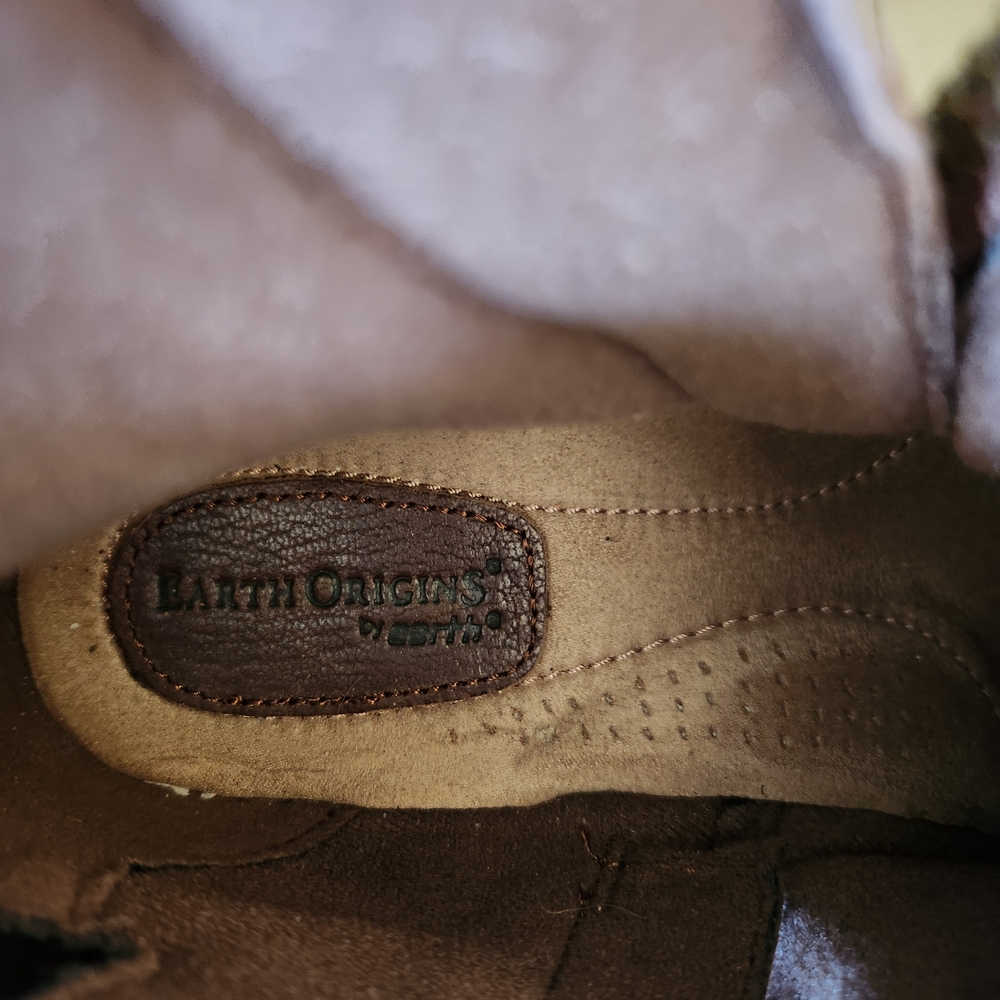 Earth Origins Leather in Rich Brown and Soft Tan Trimmed In Dark Brown Suede. - Picture 7 of 8
